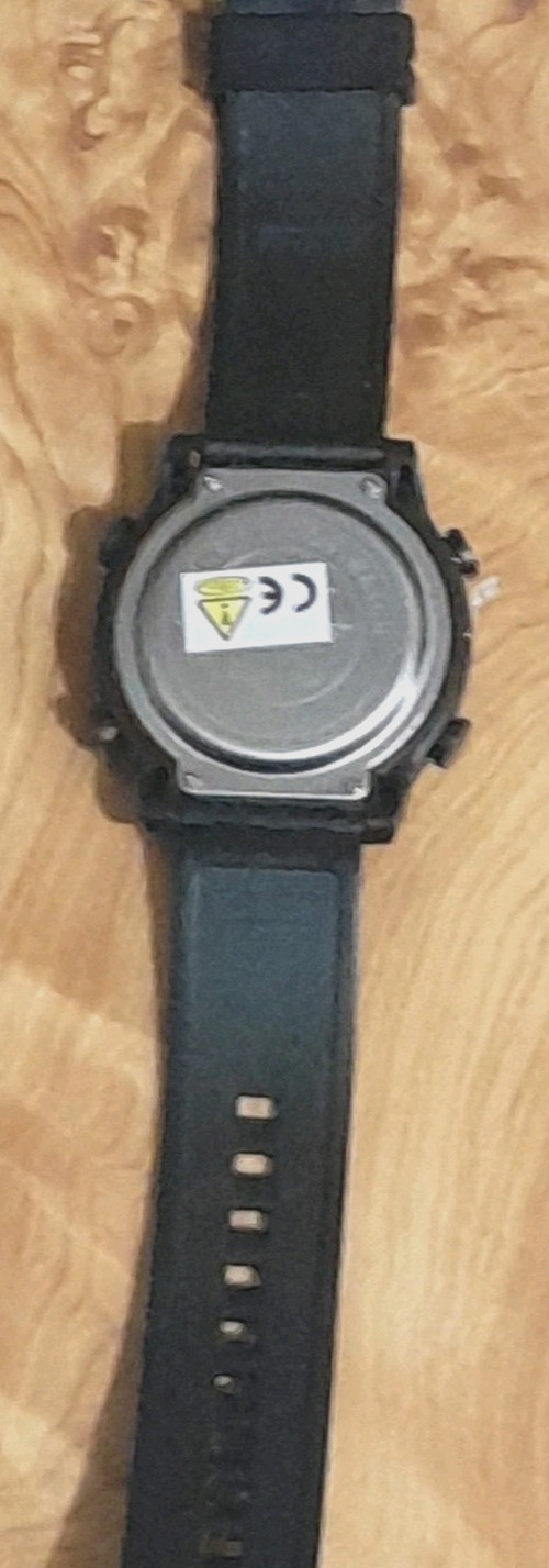 WATERPROOF DIGITAL WRISTWATCH WITH LED DISPLAY AND 12 & 24 HOUR TIMES