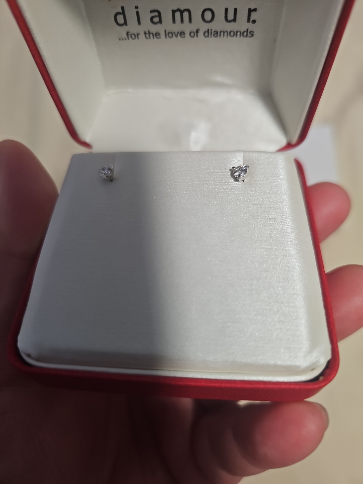 Brand New Diamour Brand 14K white gold real diamond stud earrings with IGI Cert