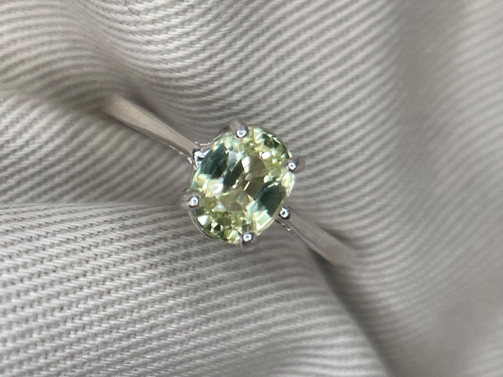Unheated GIA Certified Yellow Sapphire 1.35 Carat Soiltaire Ring U147