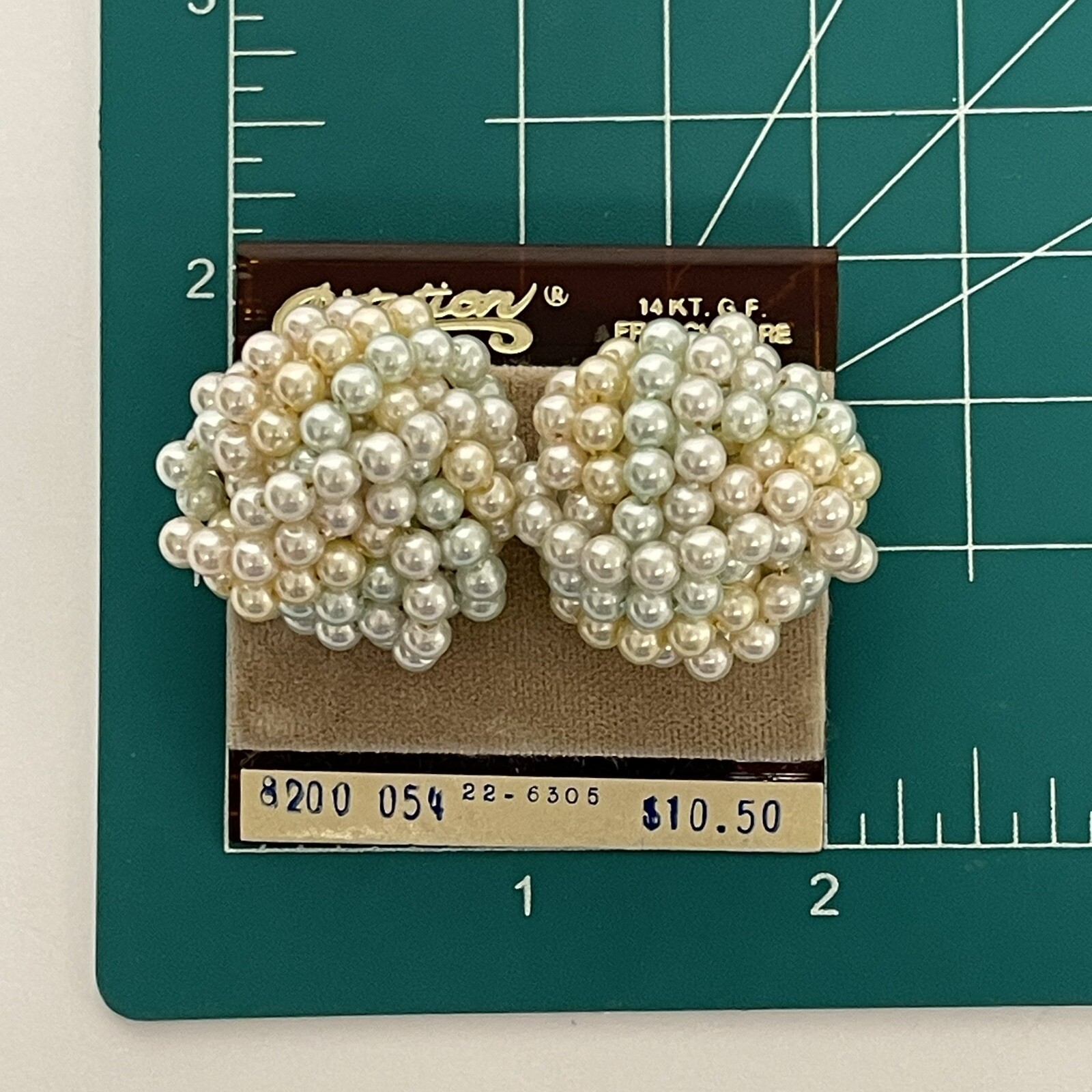 Vintage 1980s Pierced Pearl Earrings 1″ Dome – Very Light Pastel colored pearls