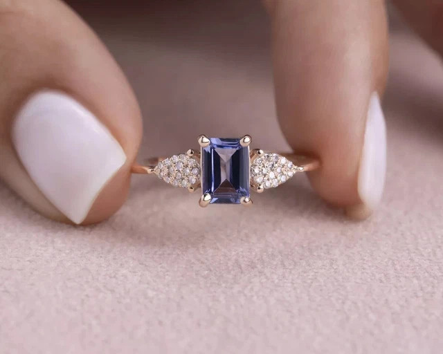 2.0Ct Emerald Lab Creation Tanzanite Women’s Wedding Ring 14K Rose Gold Plated