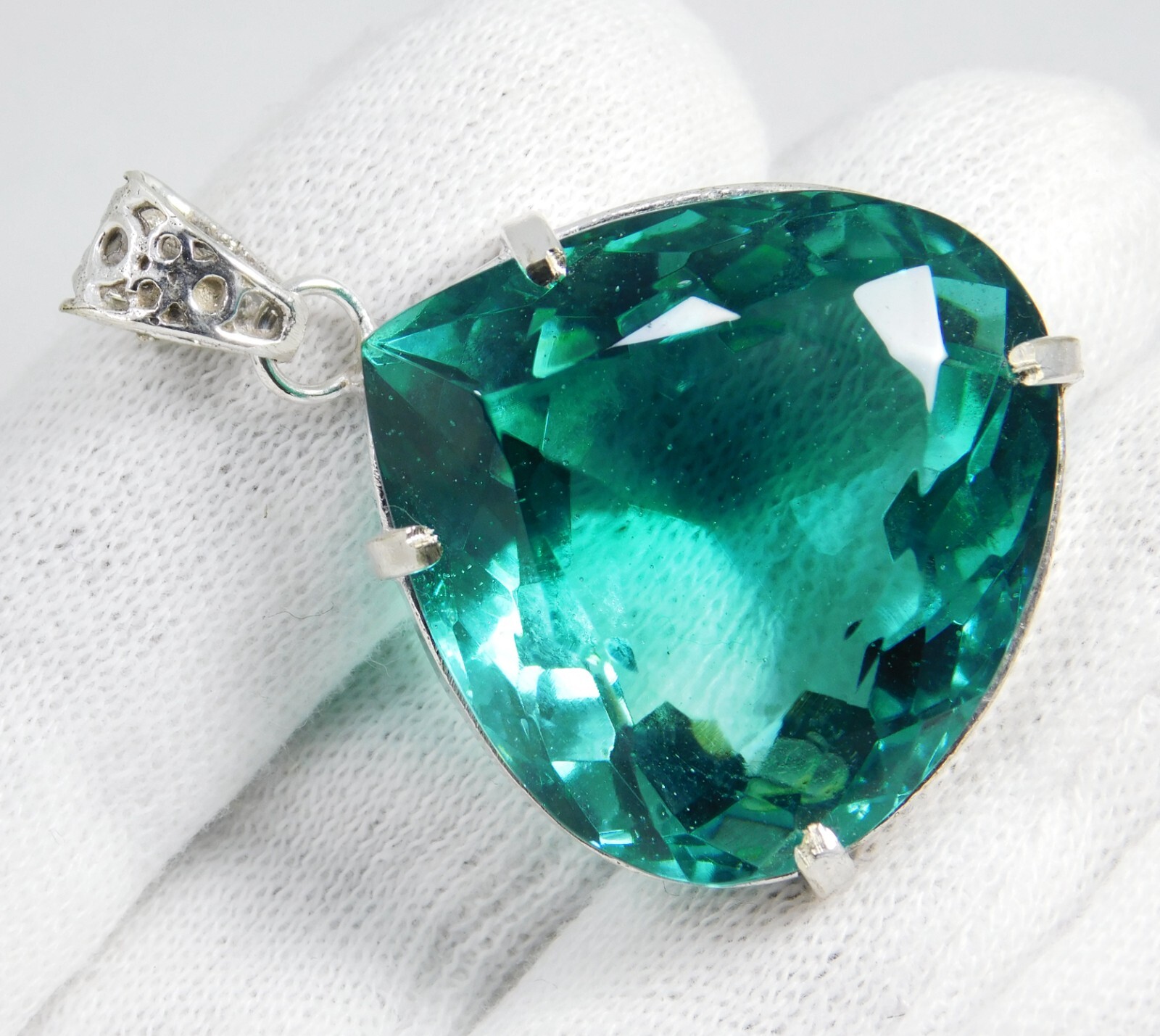 Certified, Natural 113.50 Ct Excellent Blue Aquamarine Pendant Pear Cut Gemstone