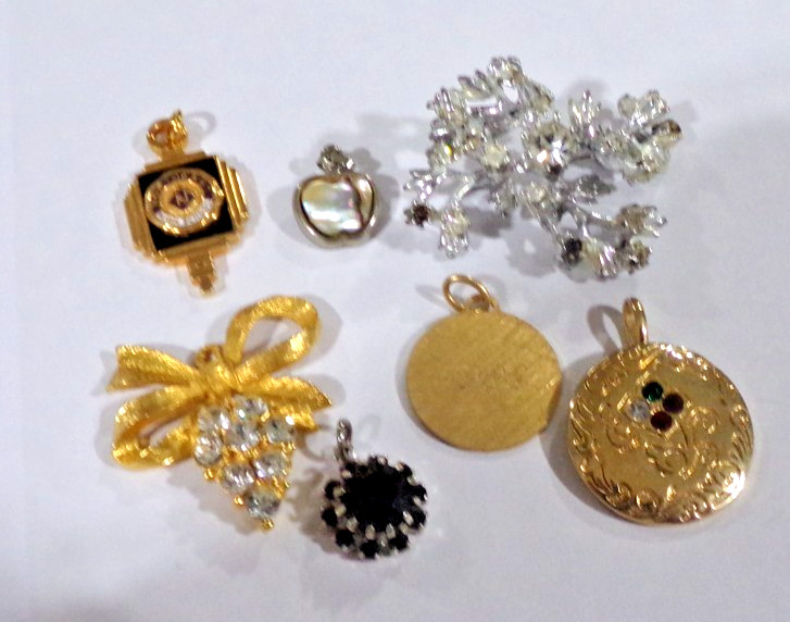 Vintage MIXED JEWELRY LOT – fashion jewelry ready to wear (not junk) as picture