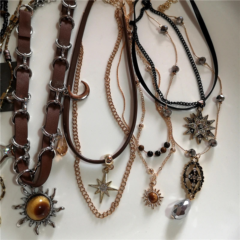 Women’s Vintage Leather Stone Pendant Beaded Choker Chain Necklace Y2K Jewelry