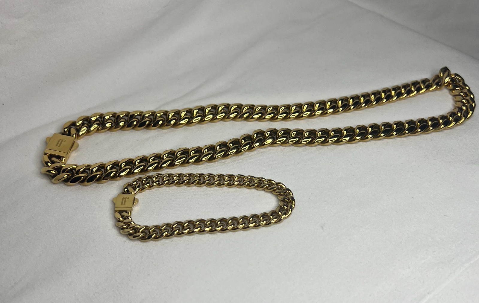 22″ / 10mm Necklace + 8″ / 7mm Bracelet – 18K YGF Cuban Chains – Matching Set