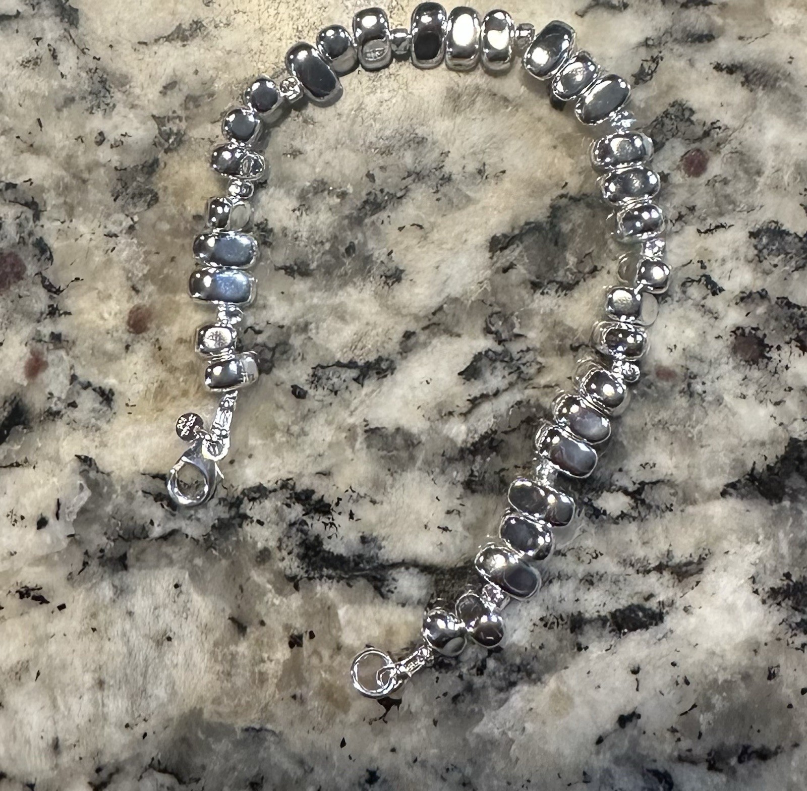 Silpada B5178 Collected Beauty Sterling Silver Hematite Bead Bracelet. 7.5″ New