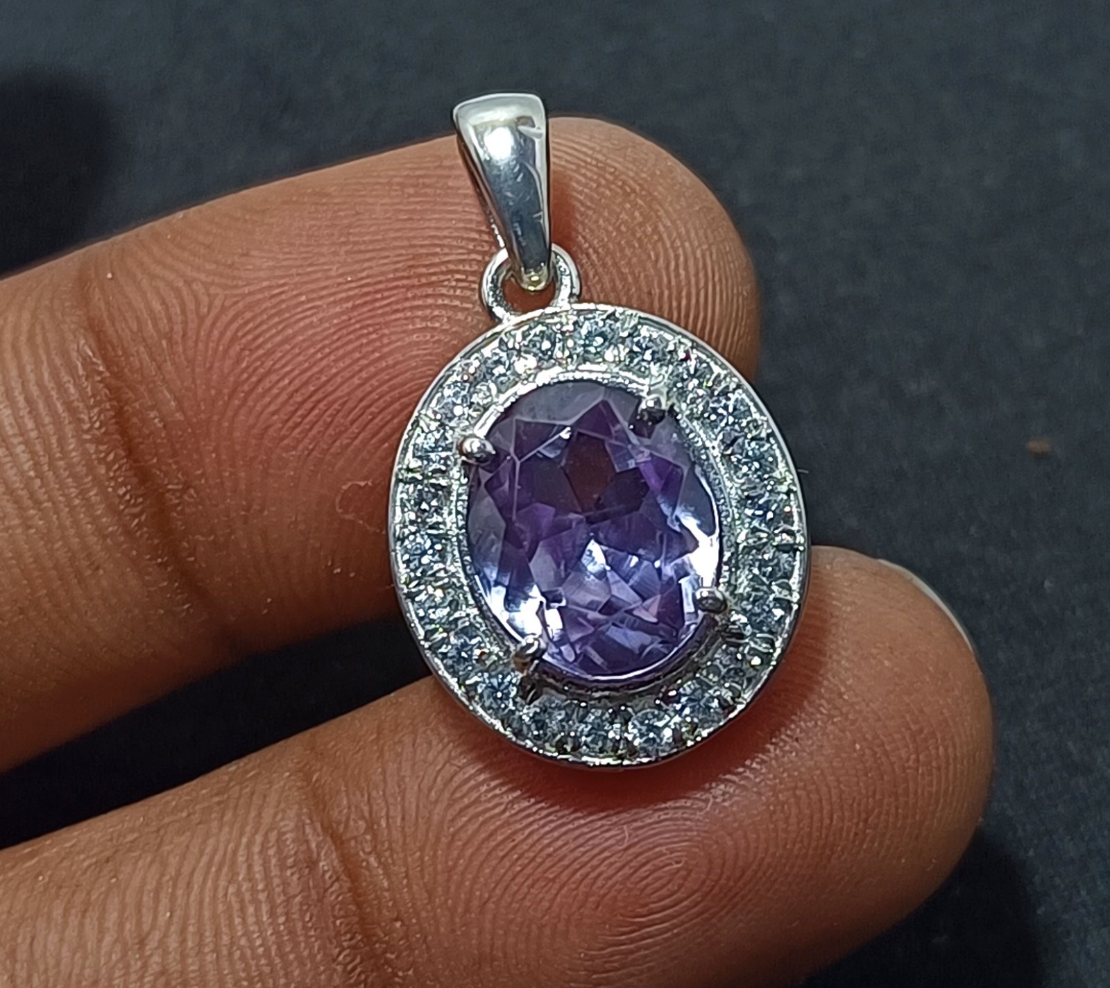 16.60 Ct Natural Alexandrite Pendant – Certified Color-Change Gem in Silver 925