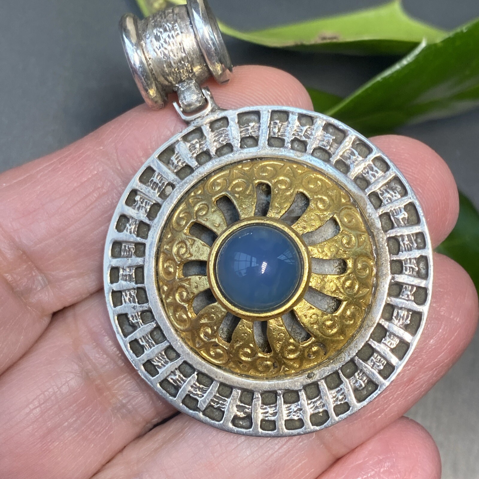 Vintage Chalcedony Pendant Estate Fine Jewelry Pre-owned Sterling Silver Gold Pt
