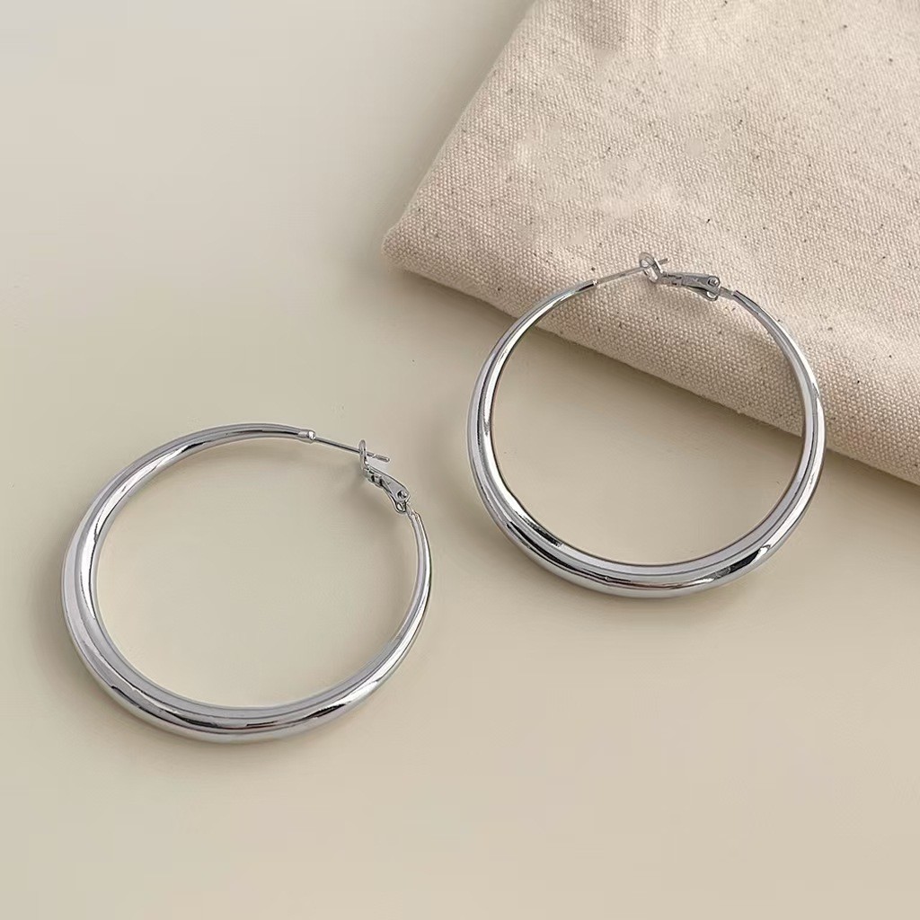Fashion Metal Big Circle Hoop Earrings for Women C-Shaped Earrings Jewelry Gift