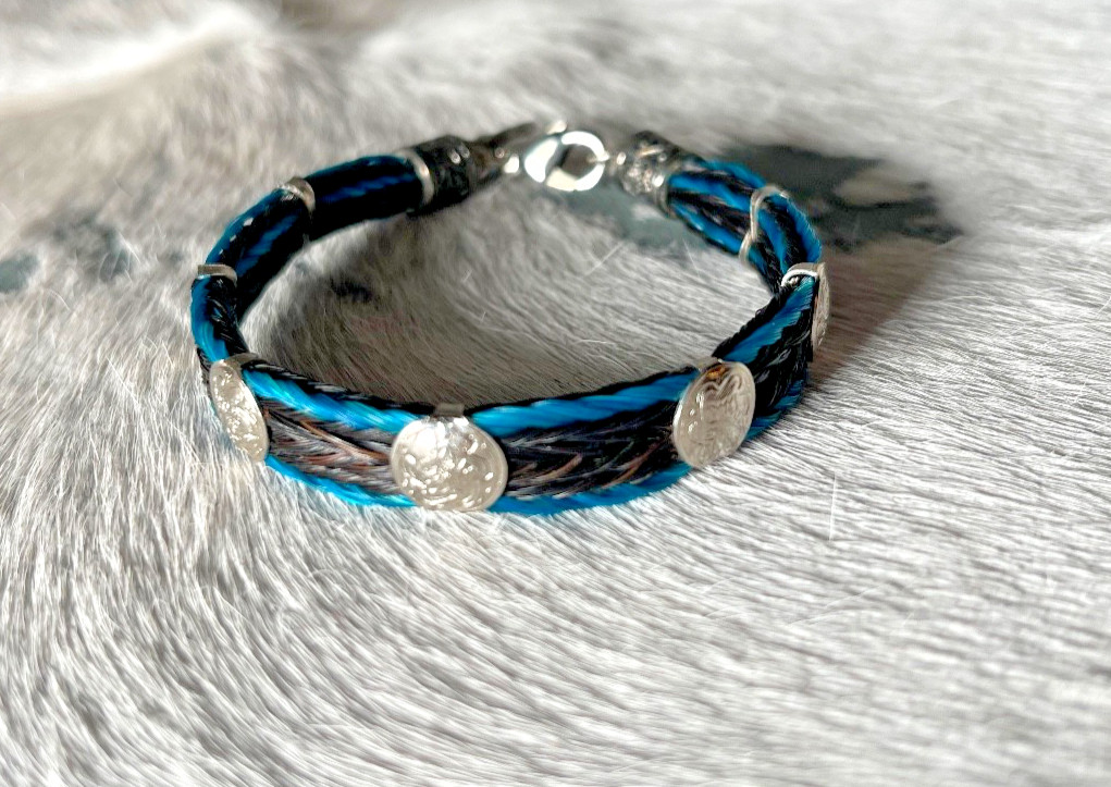Western Womans Bracelet 7 3/4 x 3/8 in Horsehair Silver Concho Lobster Multicolo