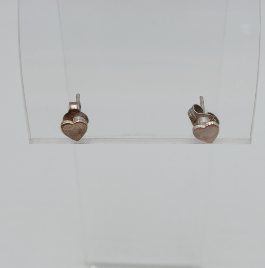 VTG Heart Stud Earrings 0.25in Silver Lightweight Everyday Wear Dainty READ