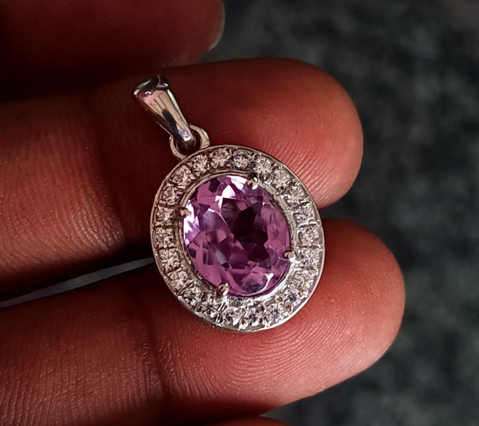 16.60 Ct Natural Alexandrite Pendant – Certified Color-Change Gem in Silver 925
