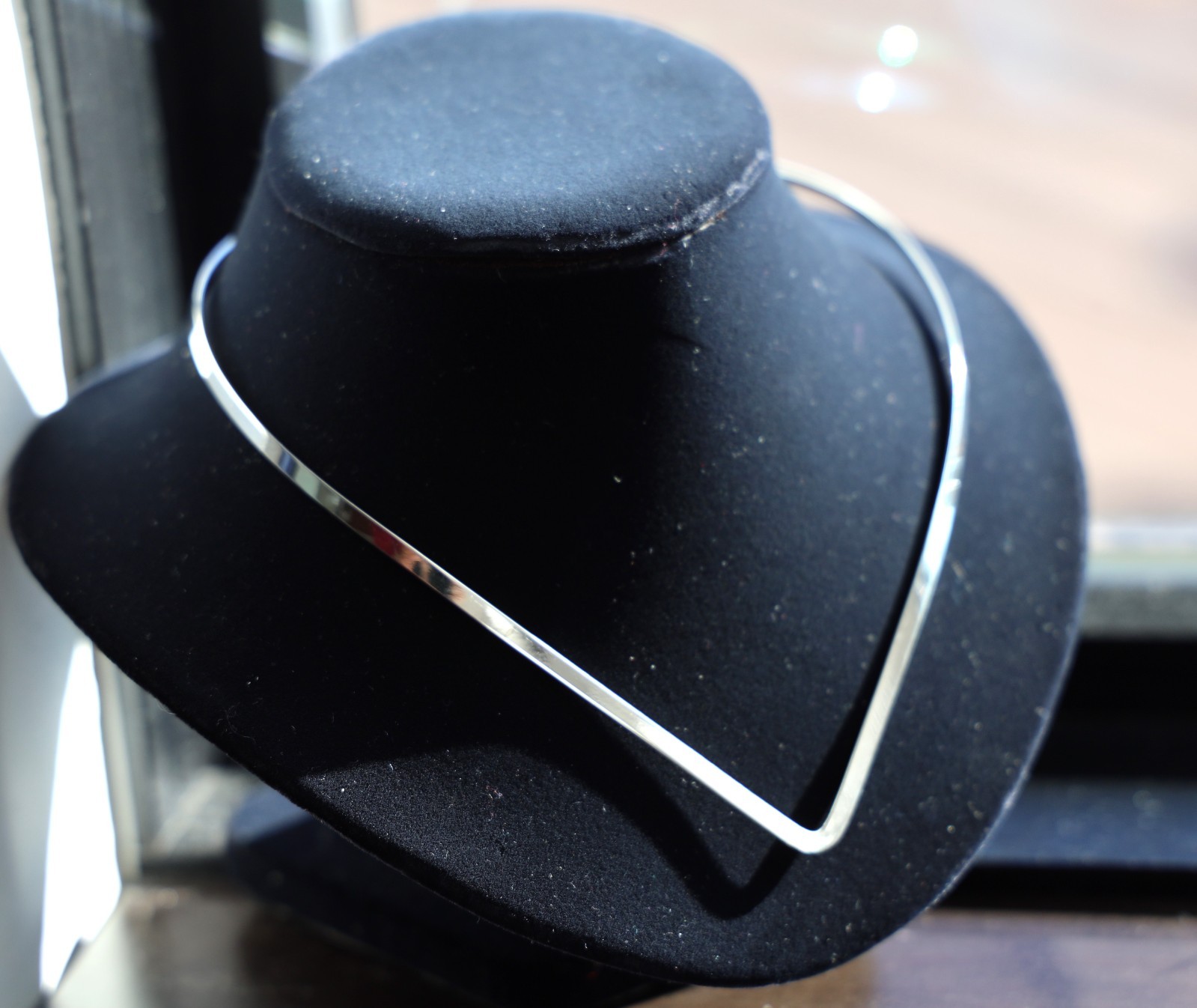 .925 Sterling Silver Plated Choker Collar Necklace Flat V Shape Fashion Jewelry