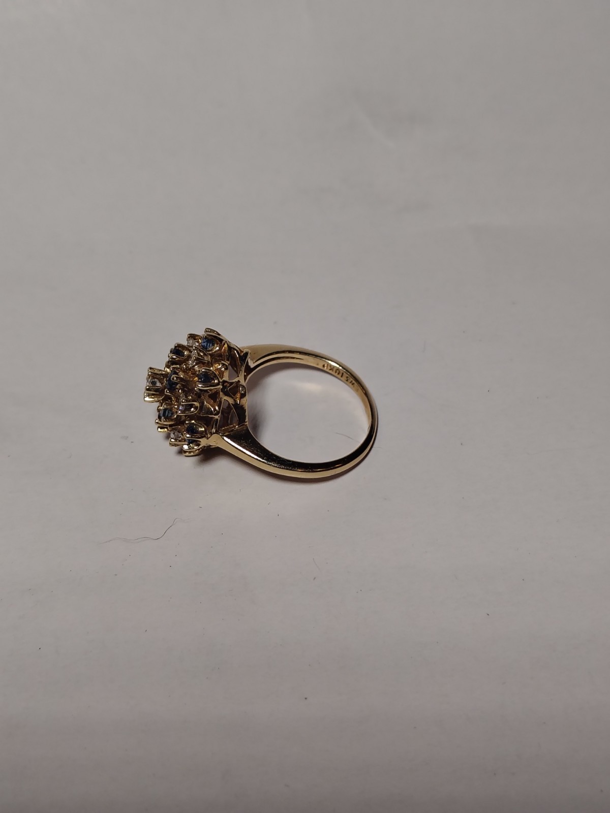 Genuine Blue Sapphire and Diamond Cluster Ring: 10KP : Size 7