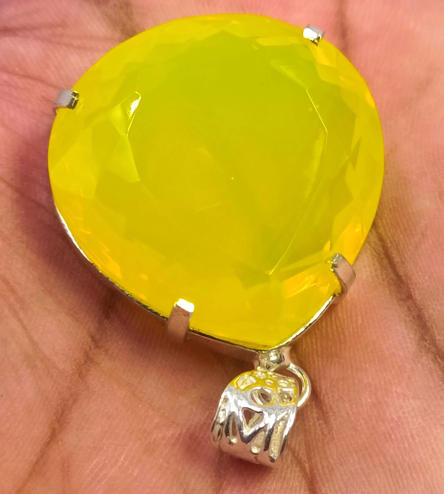 NATURAL YELLOW OPAL 127 CT PEAR CUT 925 STERLING PENDANT FREE CHAIN 6MGA