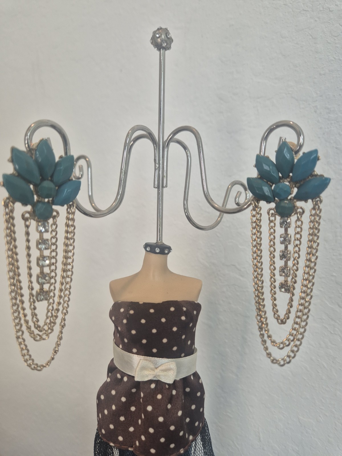 Green Stone Drop Earrings Gold Tone Chain & Sparkling Rhinestone Jewelry