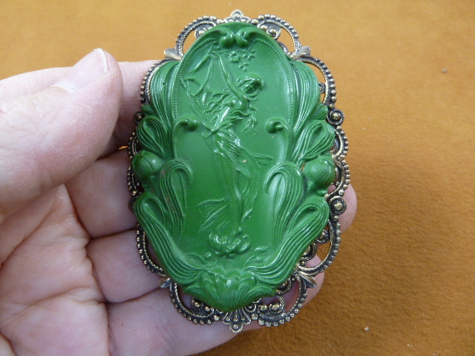 (CL25-15) WOMAN lady of the lake tree green CAMEO Pin Pendant brooch Necklace