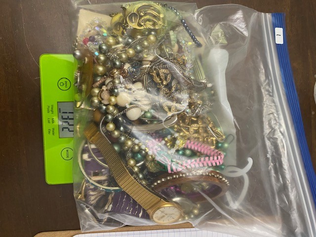 2.91 Pound Wearable Vintage To Modern Costume Jewelry Lot 100+ Pieces (I)
