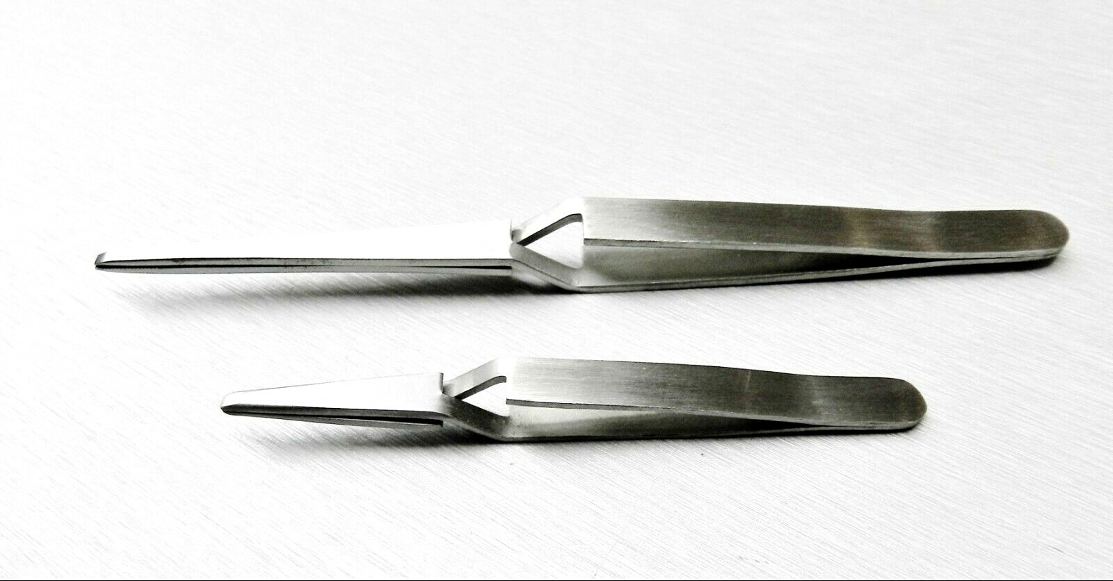 2 Tweezers Cross Lock Blunt Tips Self Locking Reverse Action Soldering Set of 2