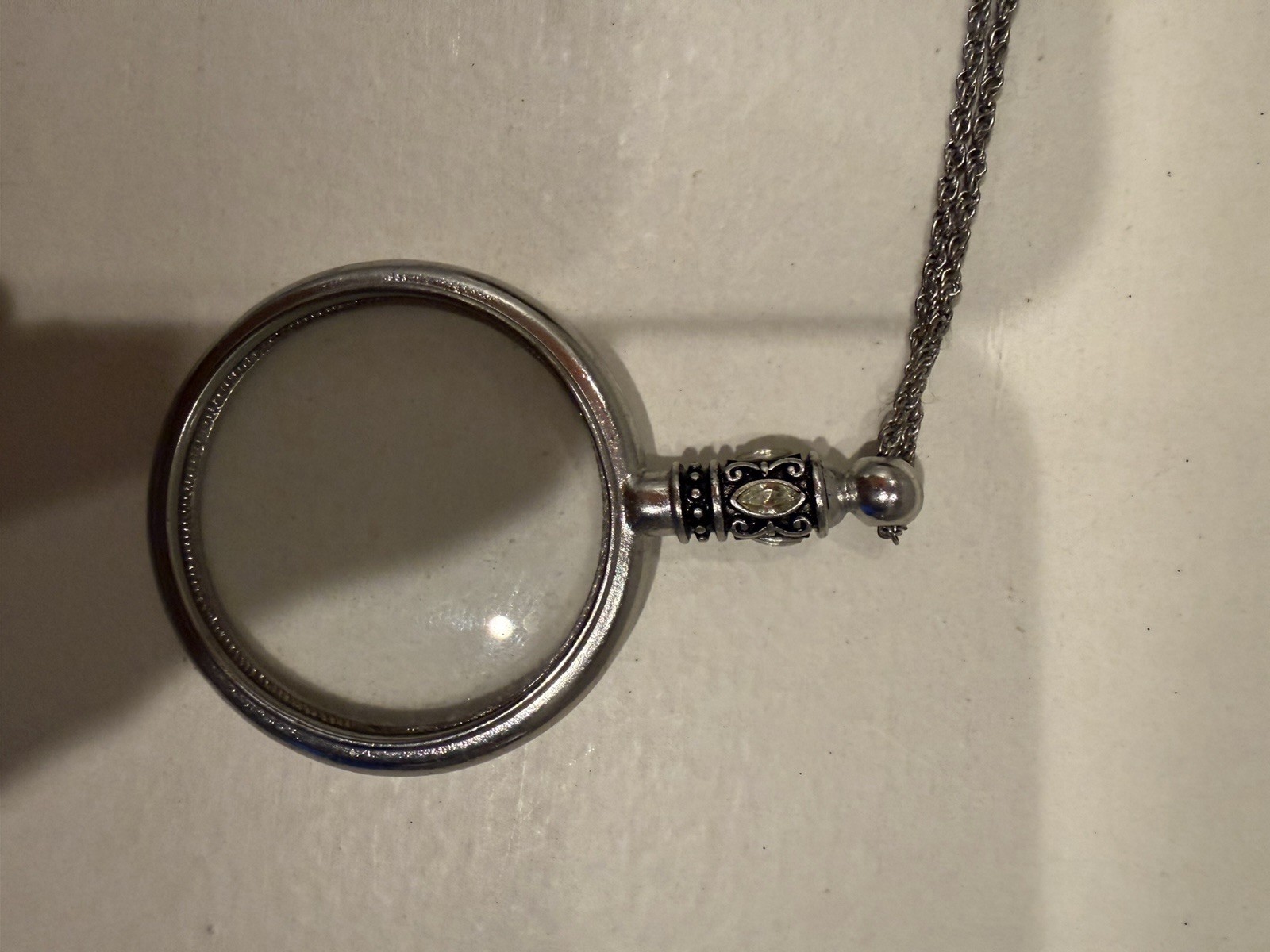 Silver Tone Magnifying Glass Pendant Necklace 18in Chain Clear Glass Round