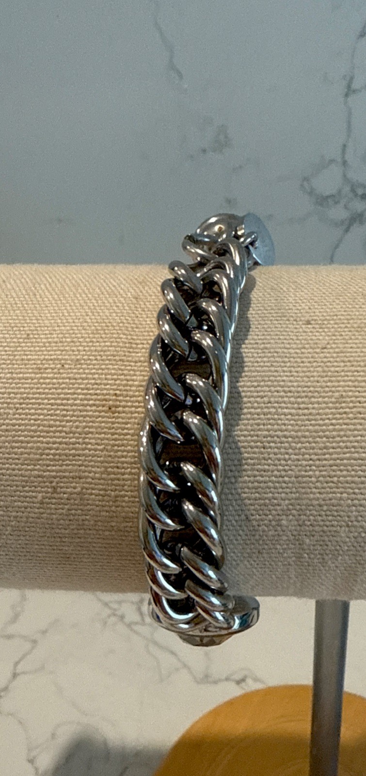 QUDO BRACELET TIVOLA DELUXE MONTANA CRYSTAL BIG 8in BEAUTIFUL, EXCELLENT COND.