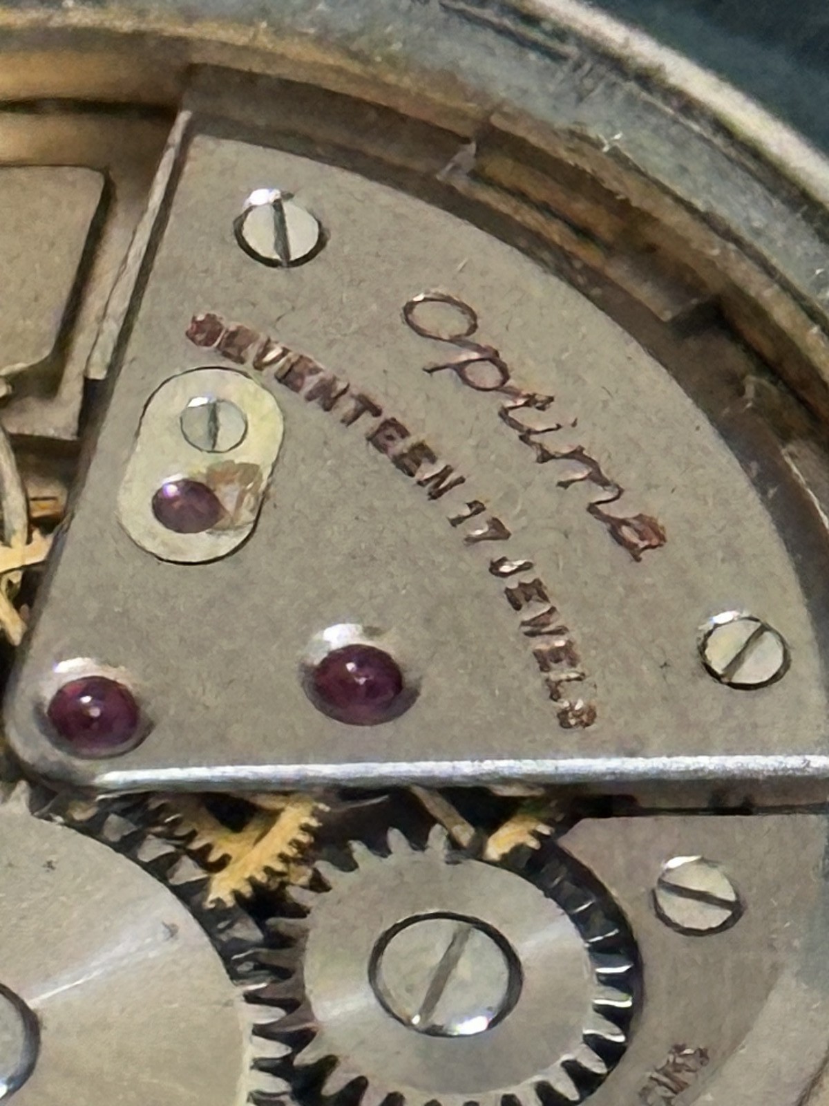 Optima 7010 P Mécanique à remontage manuel vintage Métal avec fond vissé en acie