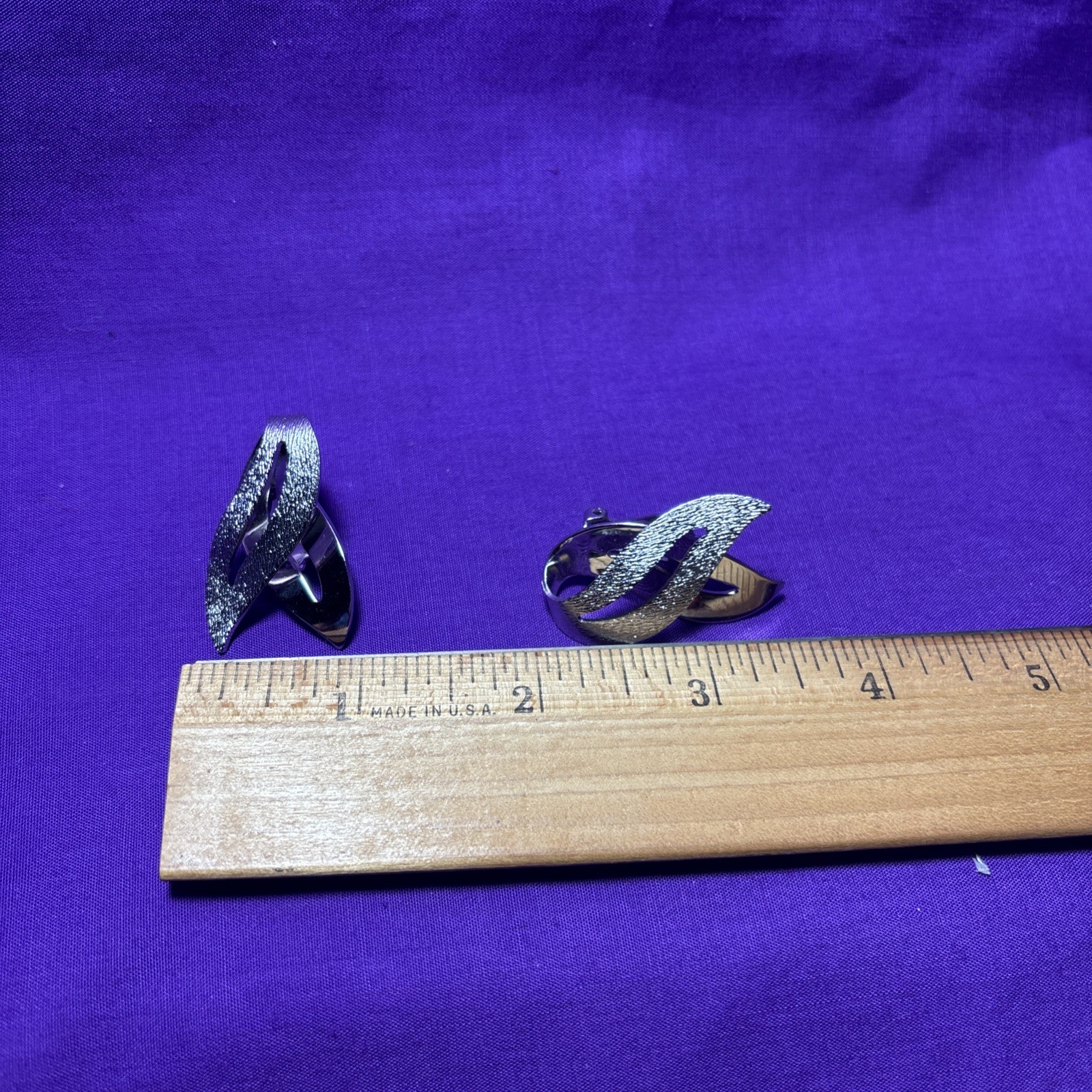 Elegant Silver Tone Clip On Earrings Modern Minimalist E18