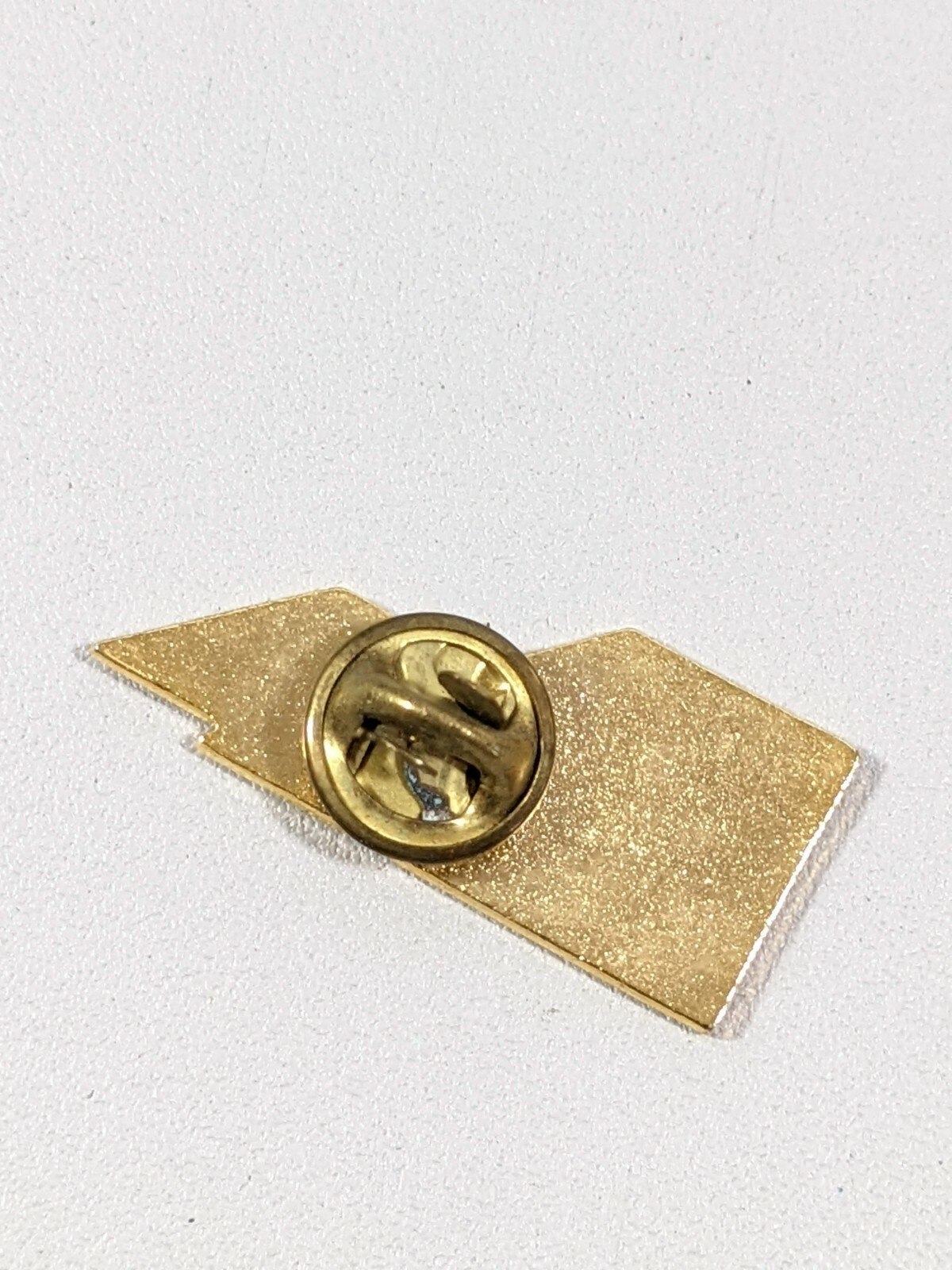 Vintage GTE Front Runner Gold Tone Red Black white Checker Pin