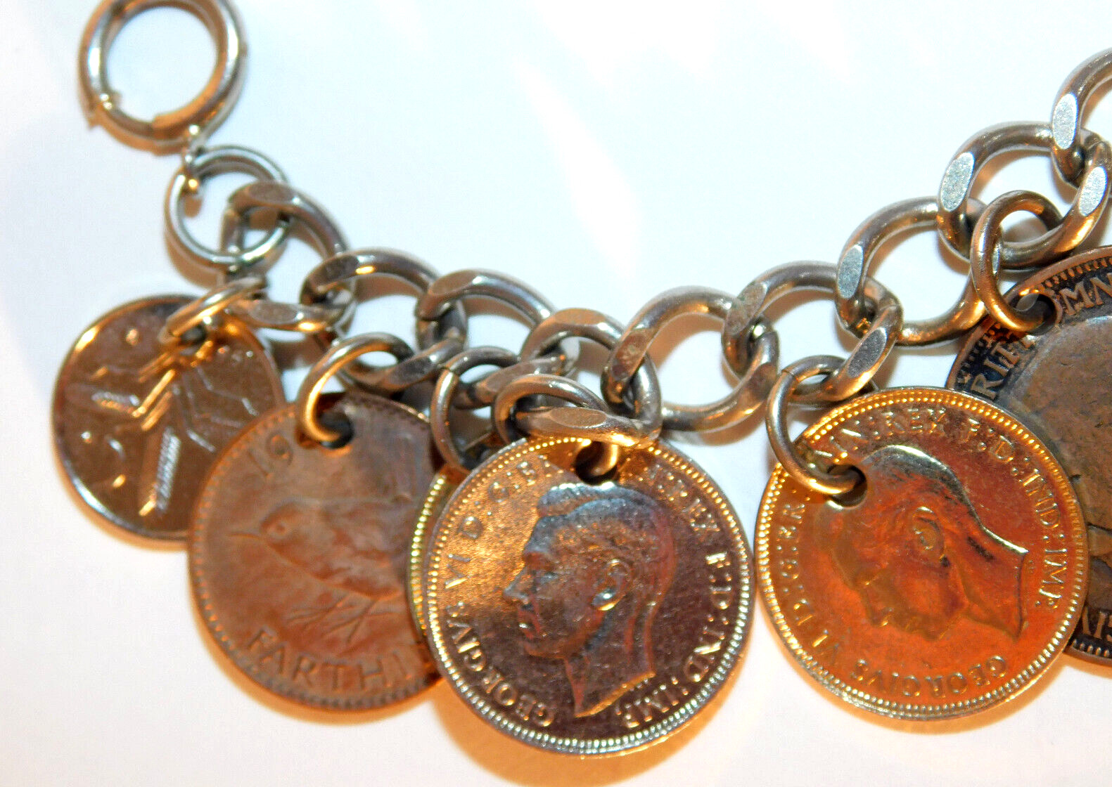 Vtg. Great Britain Coin Charm Bracelet 1940’s 7 1/2″