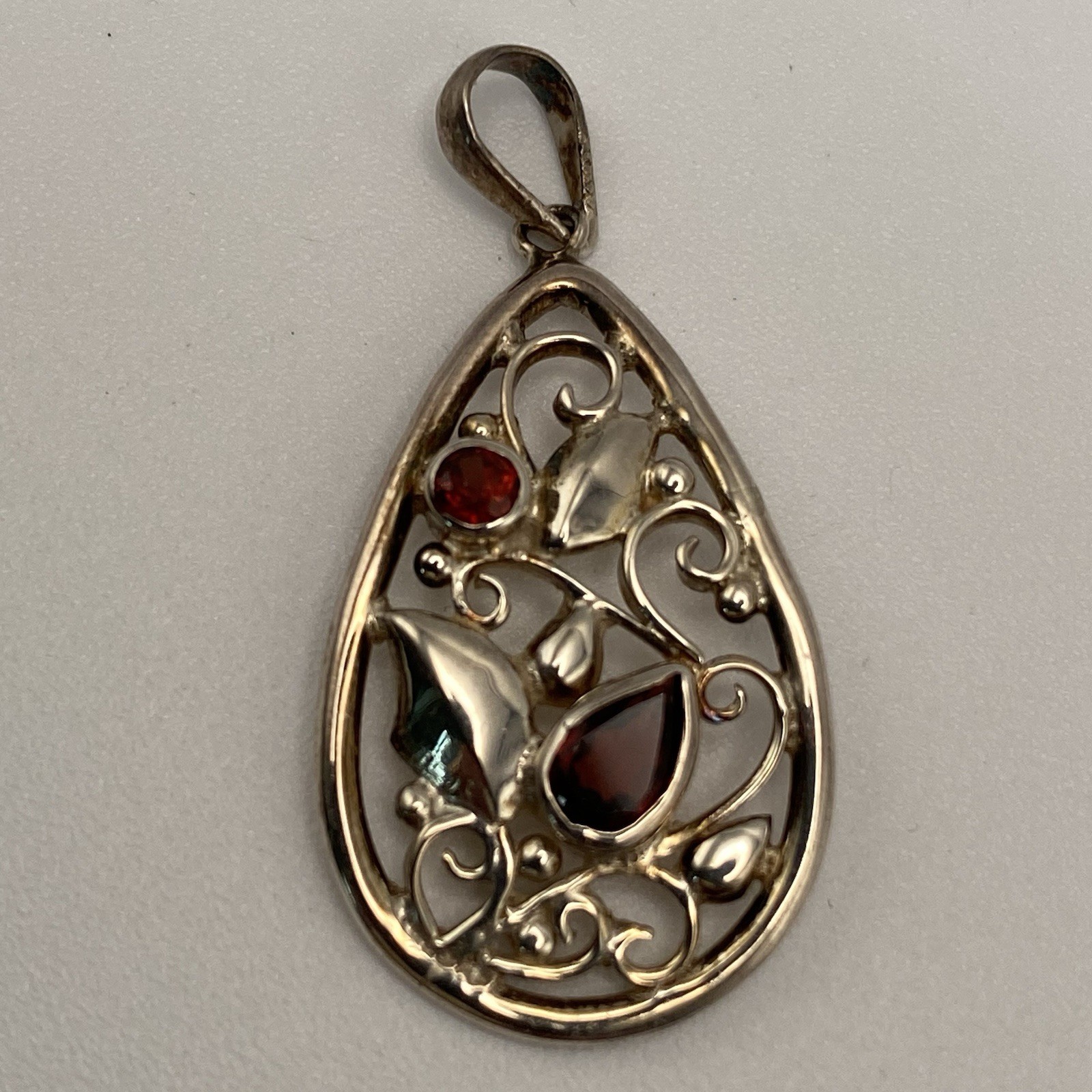 PTI 925 Sterling Silver Pendant Vintage Nepal Garnet Gemstone Filigree Bezel