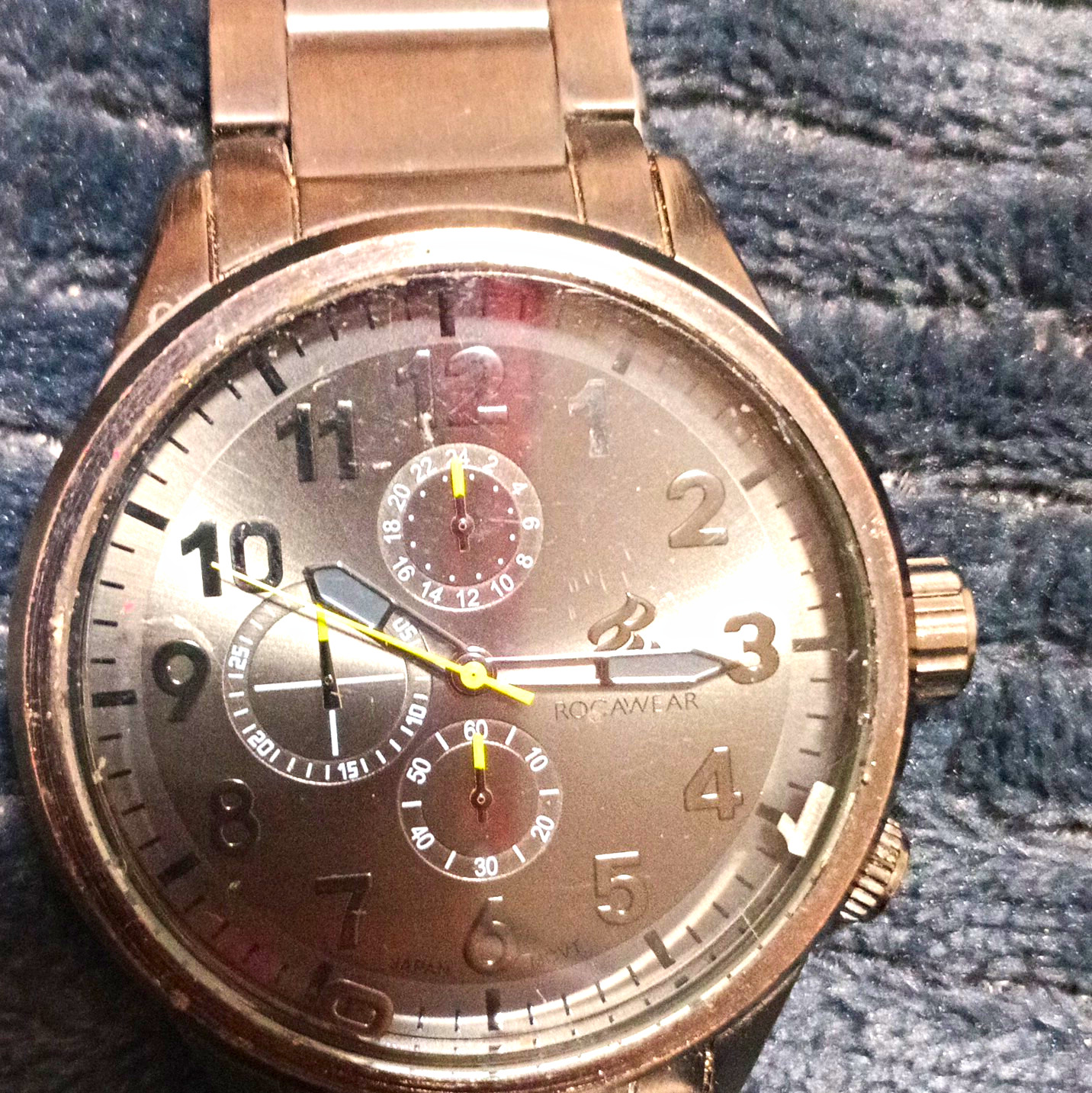 Rocawear Men’s Quartz Chronograph Wristwatch Gray/Black Dial Silver Bracelet