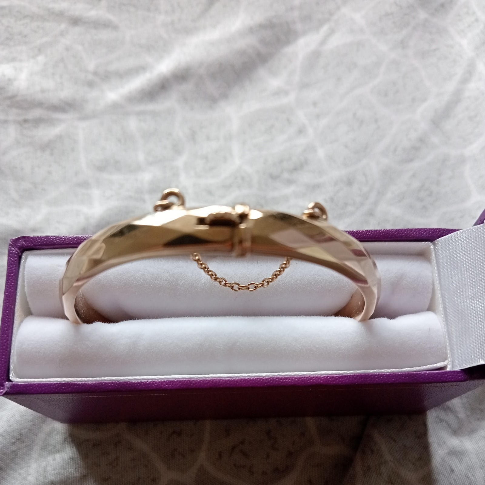 Gold Bangle 9 Carat Hinged Yellow 6mm Oval , 9.68 grams