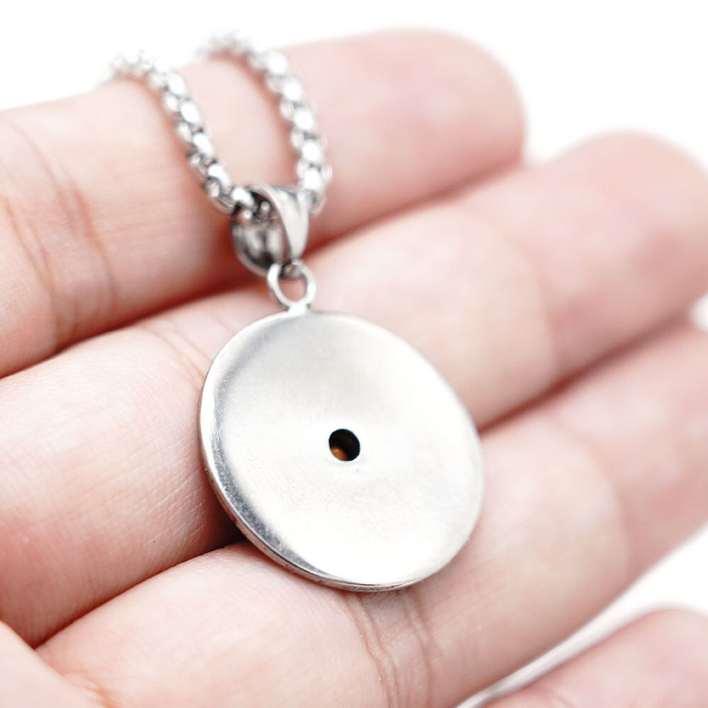 MENDEL Mens Womens Blue CZ Stone Nautical North Star Compass Pendant Necklace
