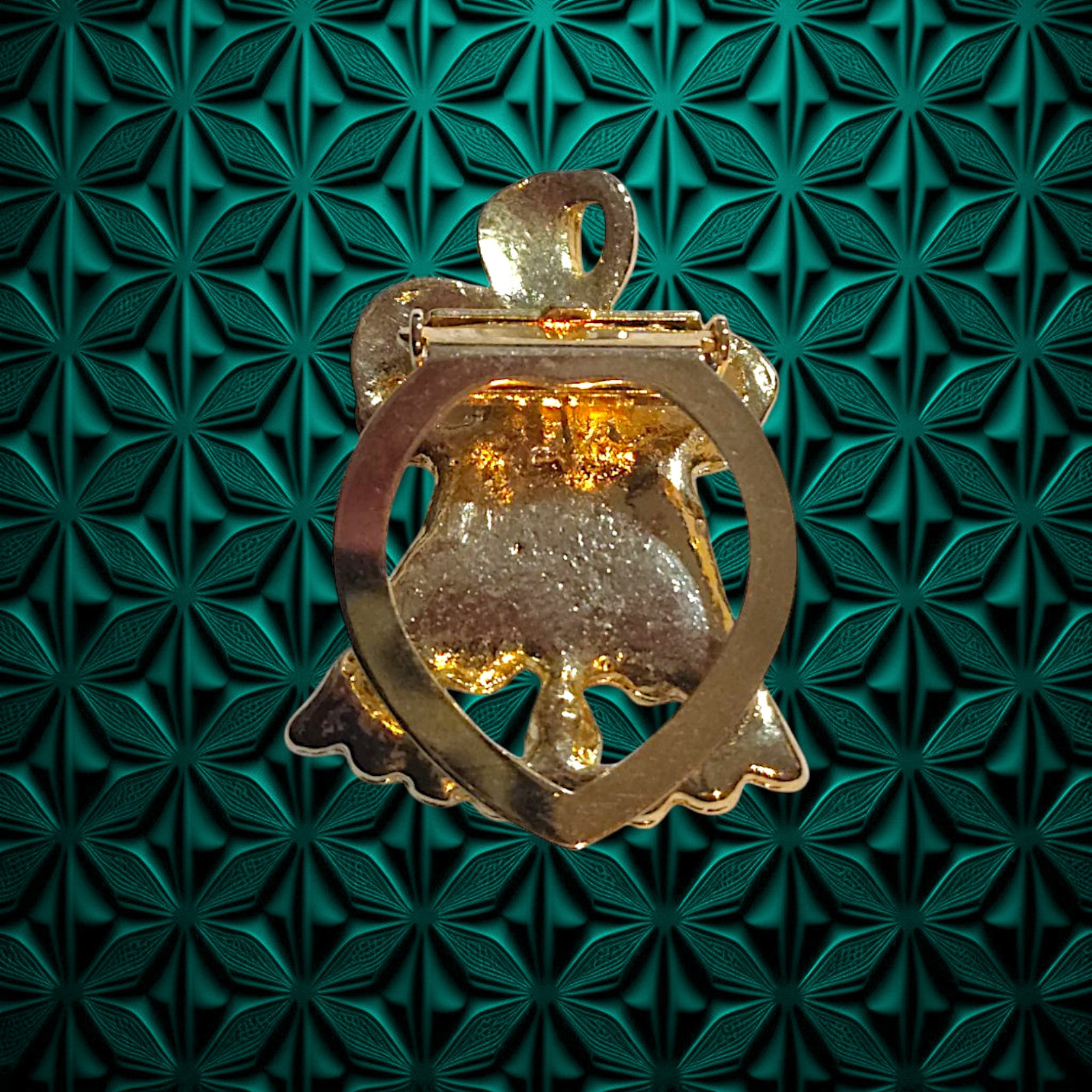 Brooch Clip pin Bell none tarnishing gold color statement piece Christmas Bell