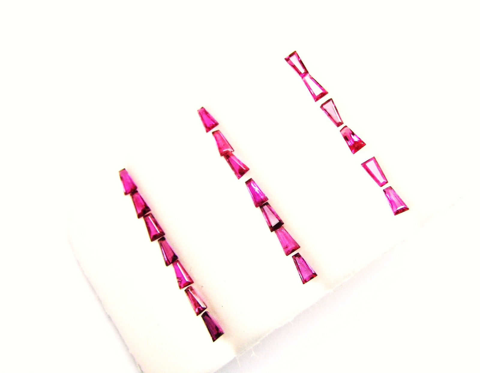 Natural Tapered Baguette Thai Ruby 36 Pcs 4.60 Cts Tol 4×2-2.1×1.1-1.3 MM LxWxW