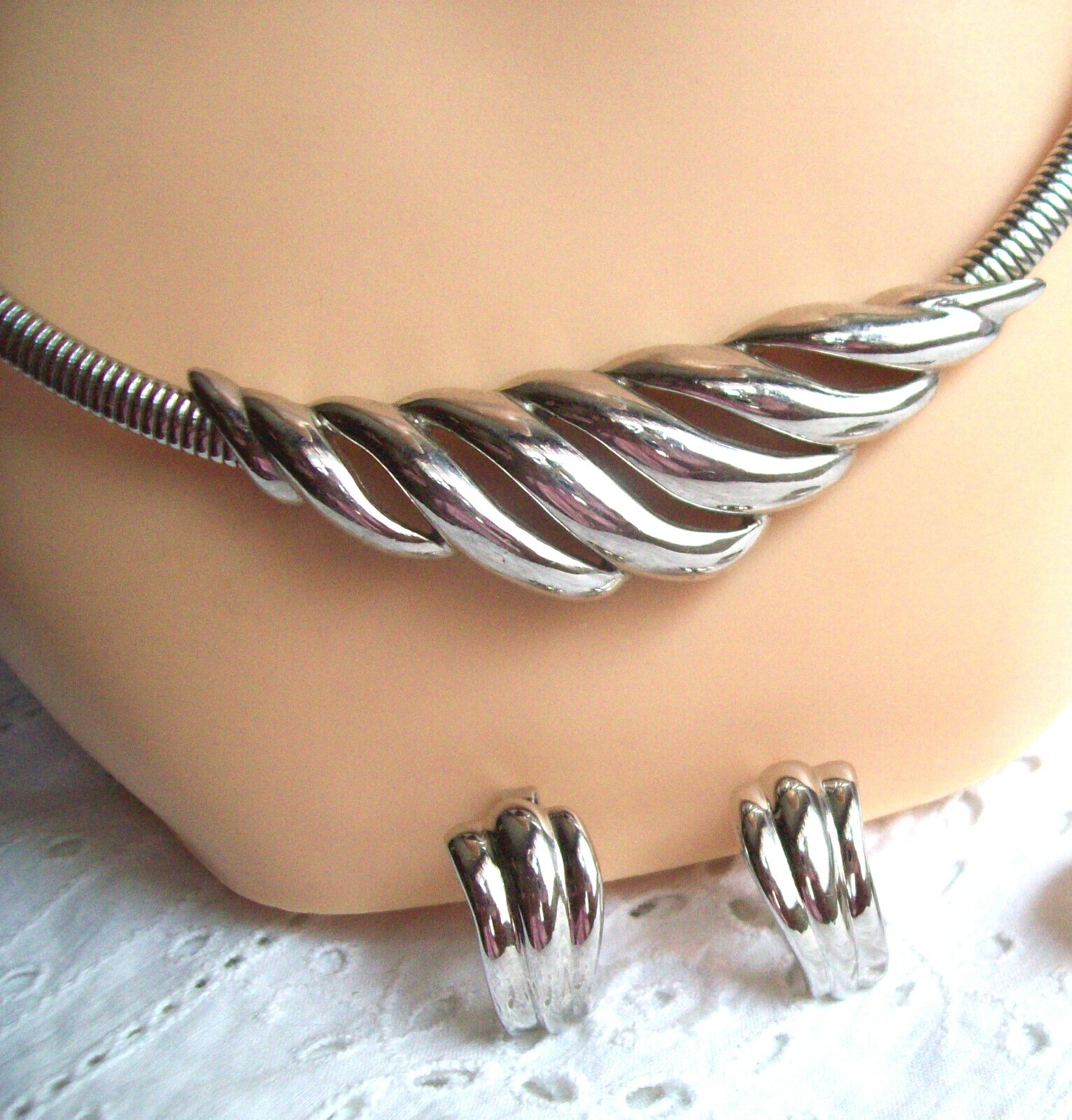 CROWN TRIFARI NECKLACE CLIP EARRING Omega Chain Industrial Modern Rare 1970’s