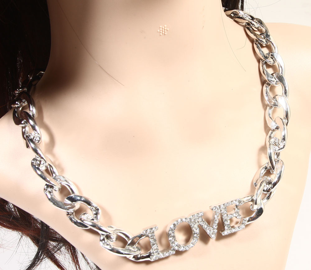 Women’s Fashion LOVE Statement silver necklace