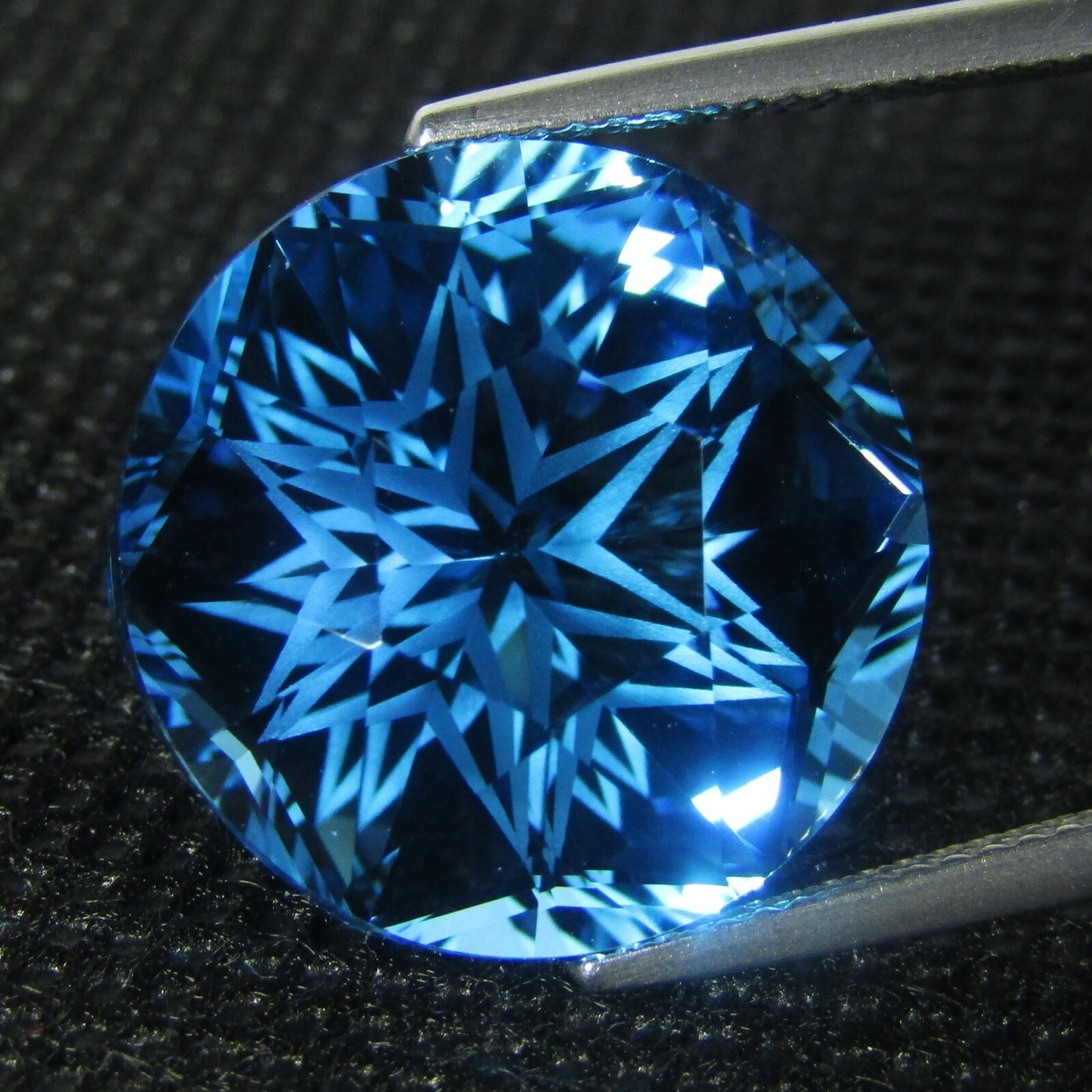 26.62Ct Natural Amazing Round precision Cut Natural Swiss Blue Topaz