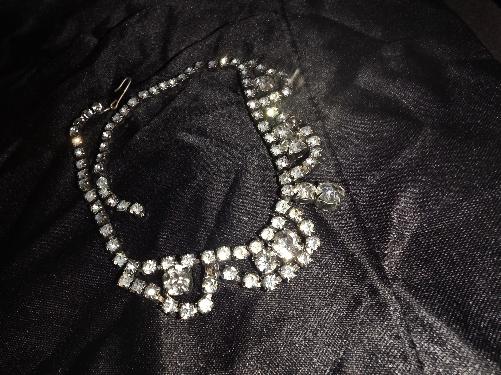 Vintage 1950s Clear Rhinestone Swag Festoon Necklace Choker Silver Tone Unsigned