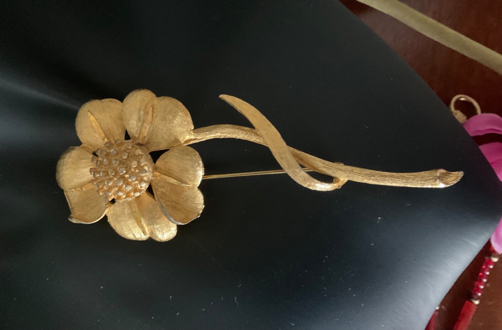 VINTAGE 1950s signed BSK satin brushed Gold Filled large flower brooch 4”