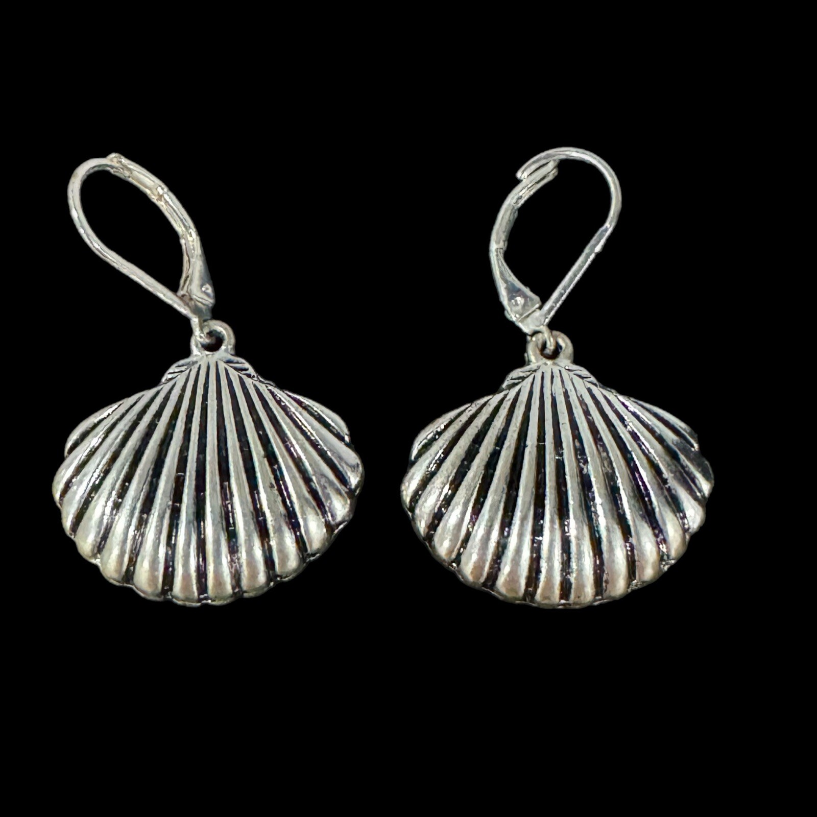 Lot Of 3 Silver Tone Jewelry Pieces Coastal Chic Style Necklace Bangle Earrings