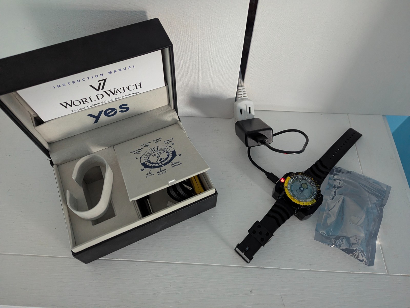 Yes Astronomical V7 WorldWatch Model #7B-KB-PS Titanium in Black