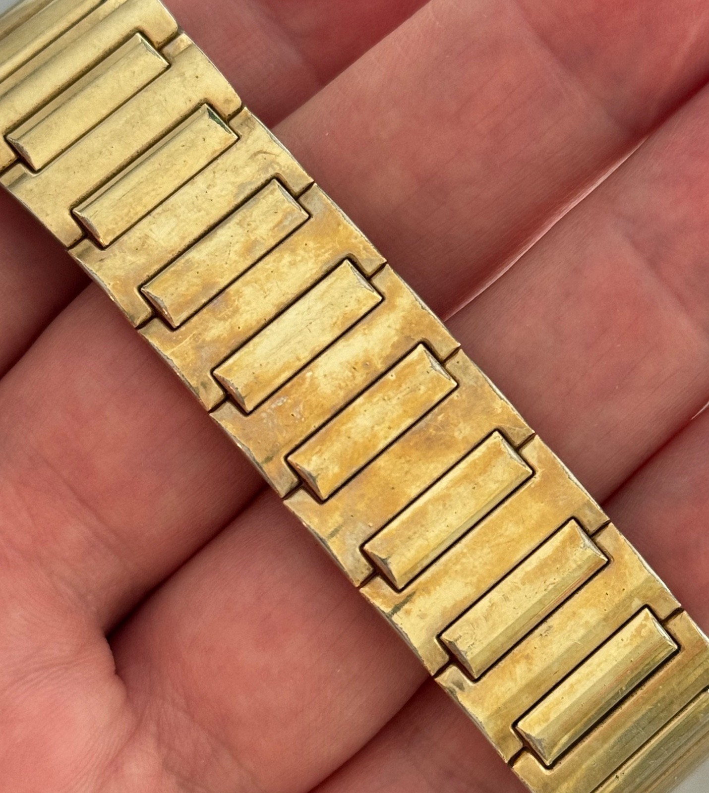 Vintage 1983 Caravelle (by Bulova) Day/Date Quartz Watch w/Box & Cushion – RUNS!