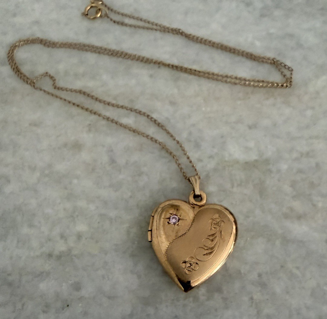 Vintage 1/20 14K Yellow Gold Filled Heart Photo Locket & 18″ Necklace Chain