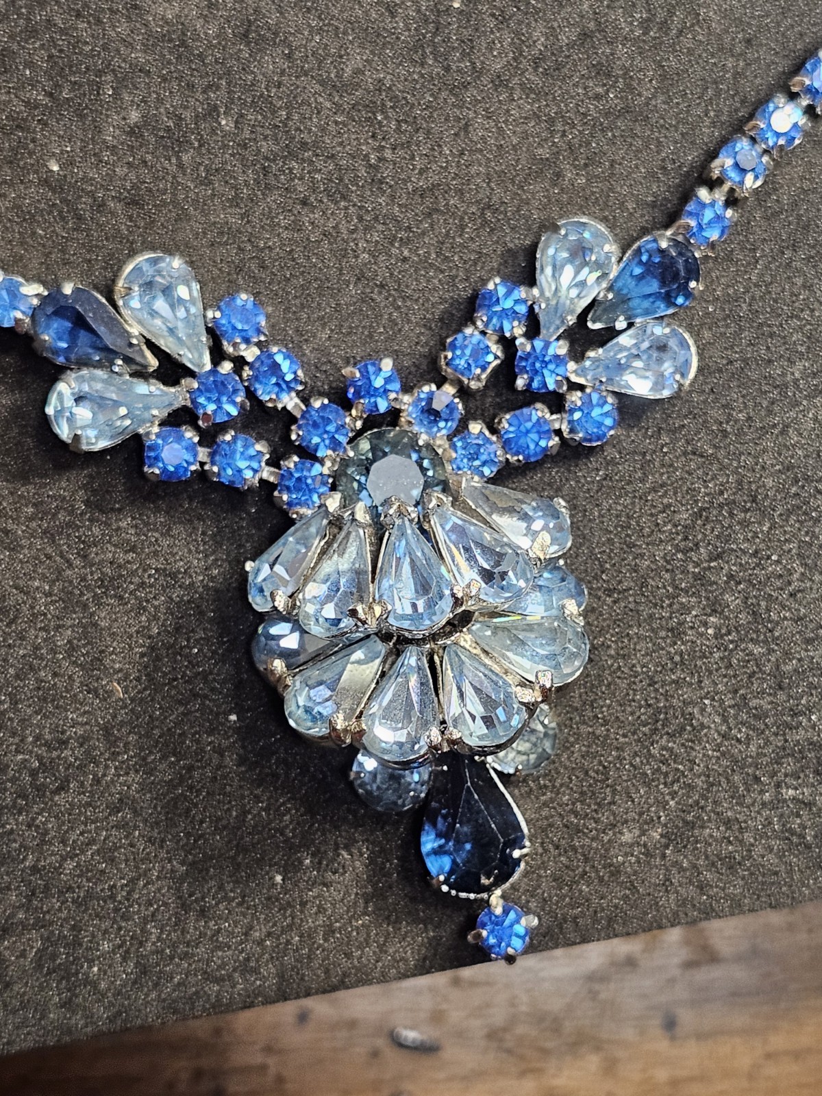 Blue Crystal Teardrop Flower Pendant Rhinestone Riviere Necklace Box 15 in