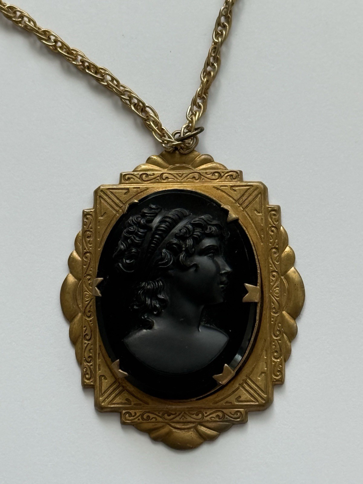 Vintage Unsigned Art Deco Black Molded Cameo Lady in Gold-Tone