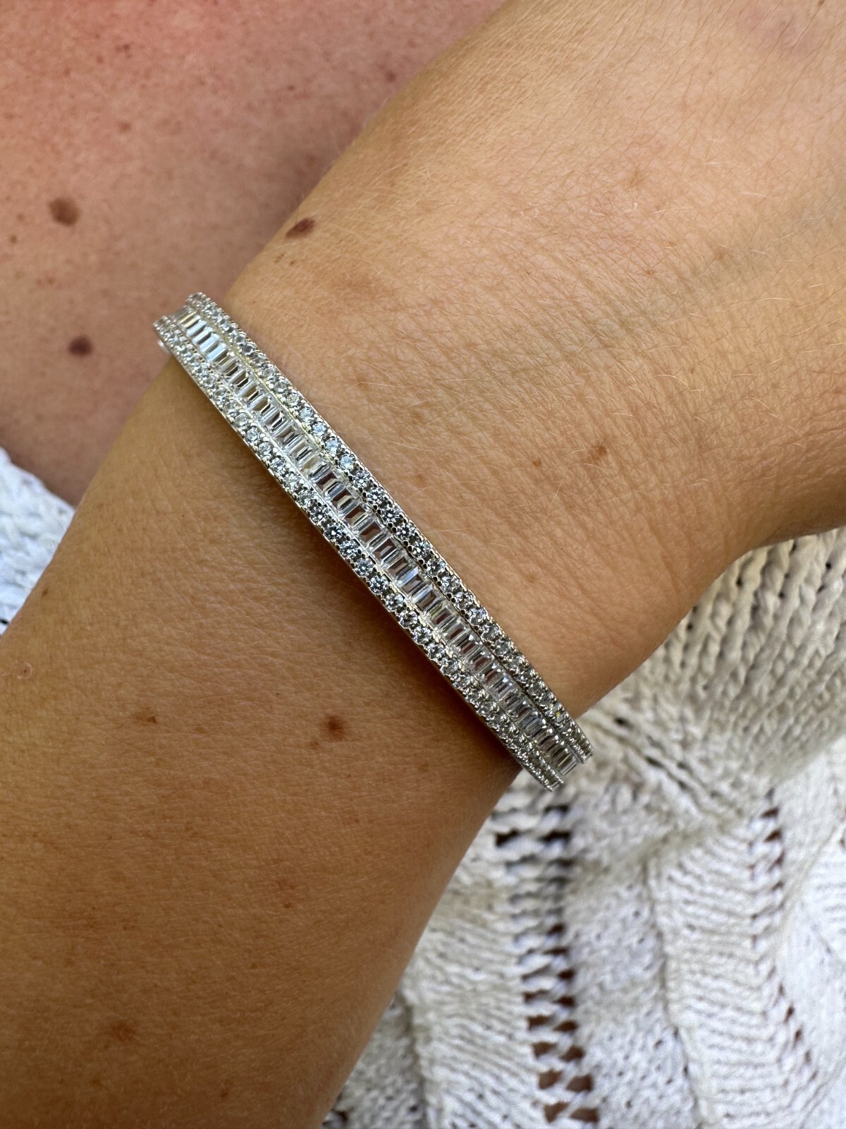 Gorgeous Solid 925 Sterling Silver Bangle Bracelet Iced Simulated Diamonds