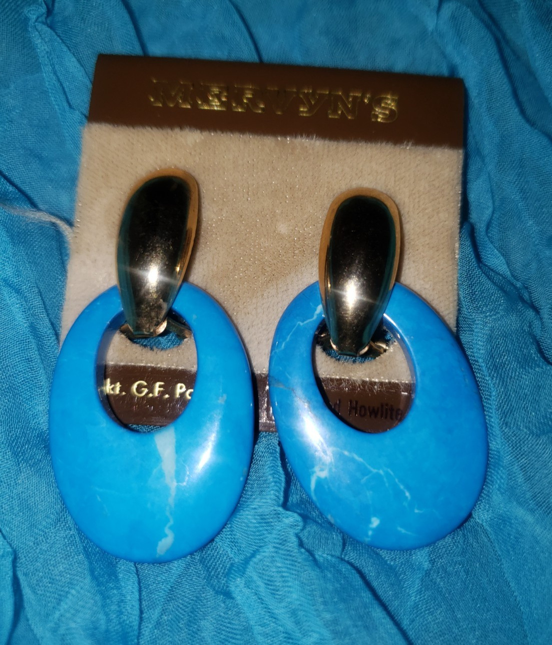 Lovely Vintage Mervyn’s Blue Dyed Howlite Set. Earrings 14kt Gold Filled Posts.