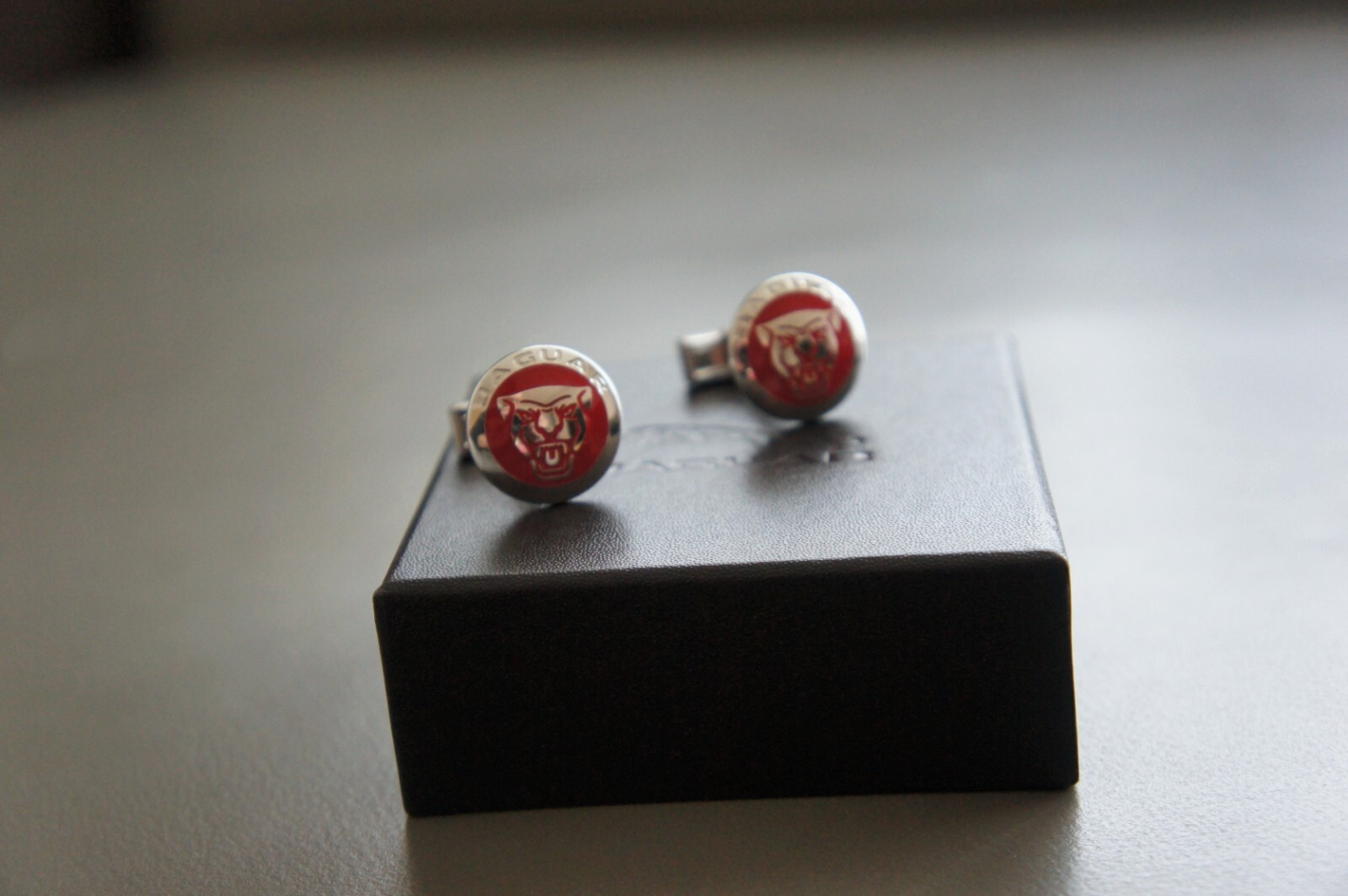 NIB Genuine & OEM Jaguar Classic Red Enamel Head Logo Cuff Links 50JACL275RDA