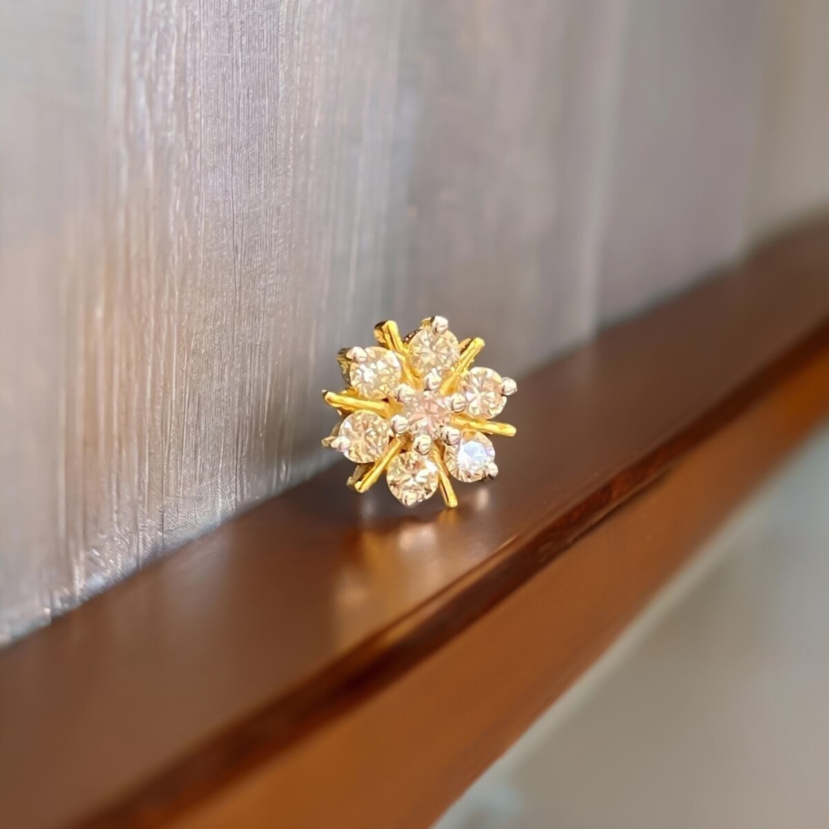 Round Brilliant Cut Natural Diamonds Flower Shape Nose Stud 14K Yellow Gold